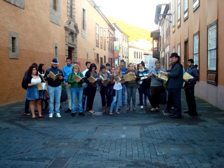 Un alto en la Calle San Agustín